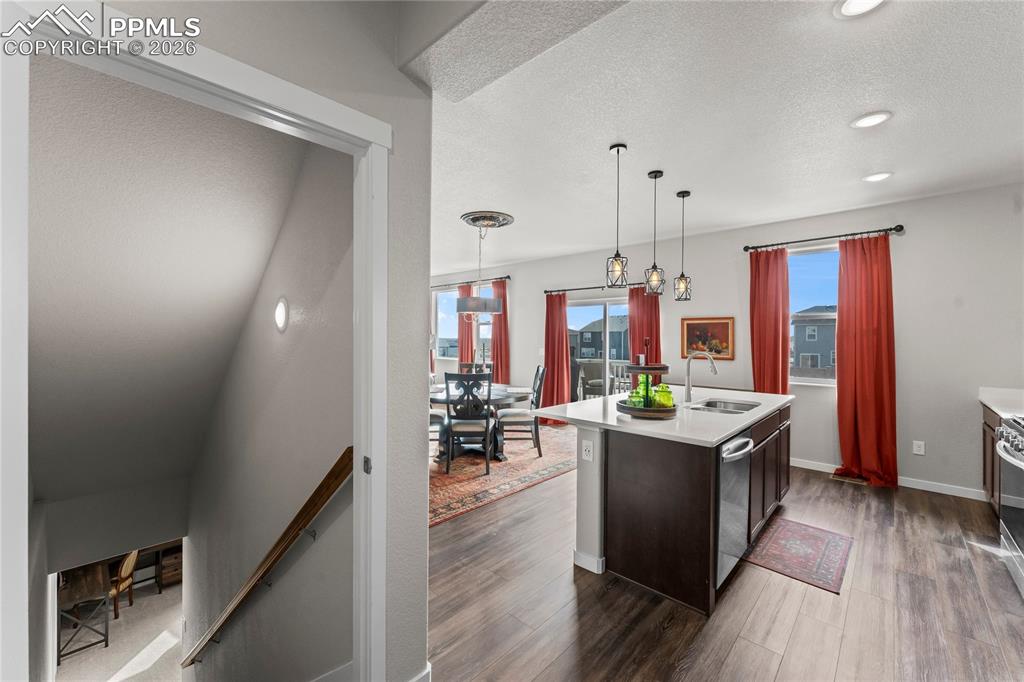 Image 13 of 46: Kitchen