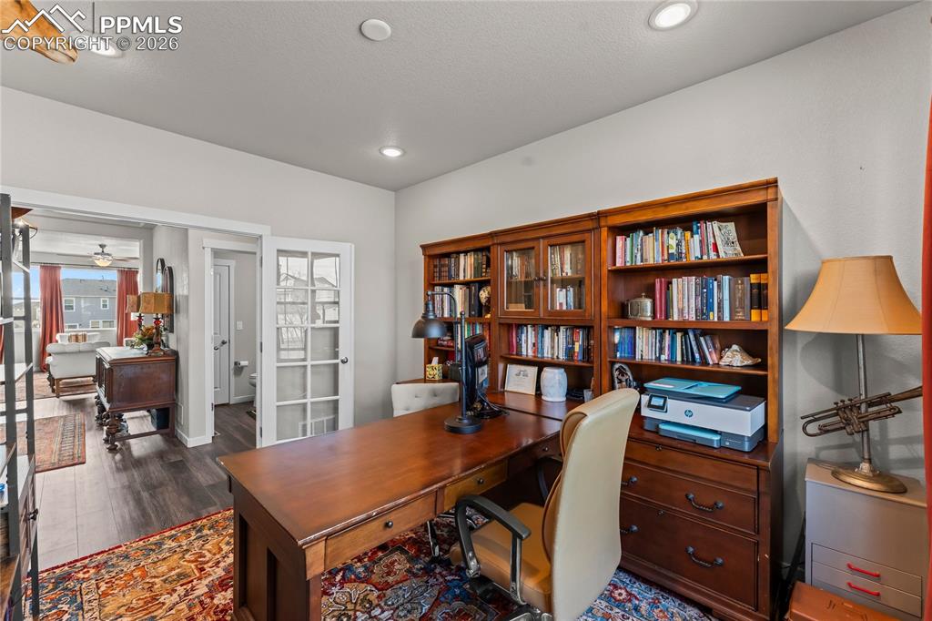 Image 15 of 46: Office