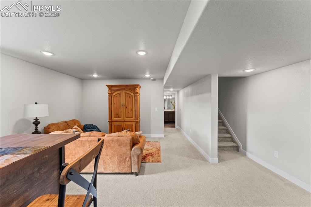 Image 35 of 46: Family Room