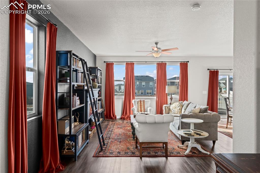 Image 4 of 46: Living Room