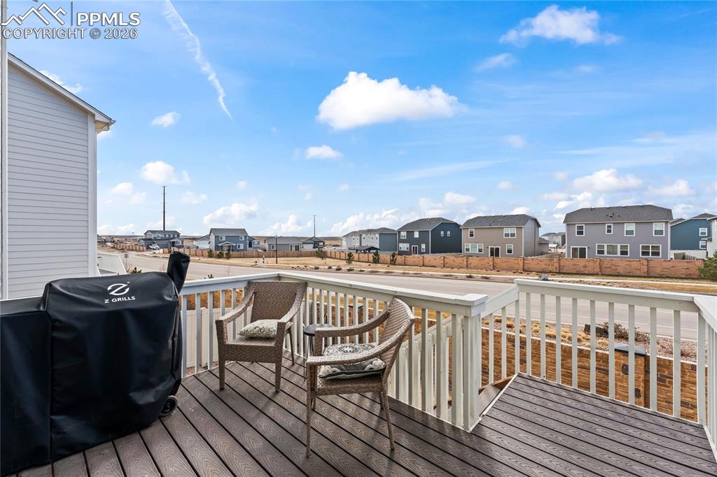 Image 40 of 46: Composite deck