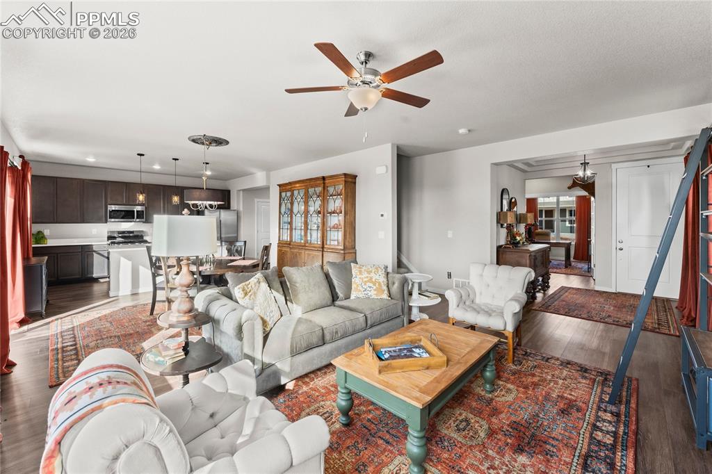 Image 7 of 46: Living Room