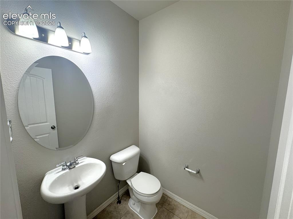 Image 19 of 48: Bathroom