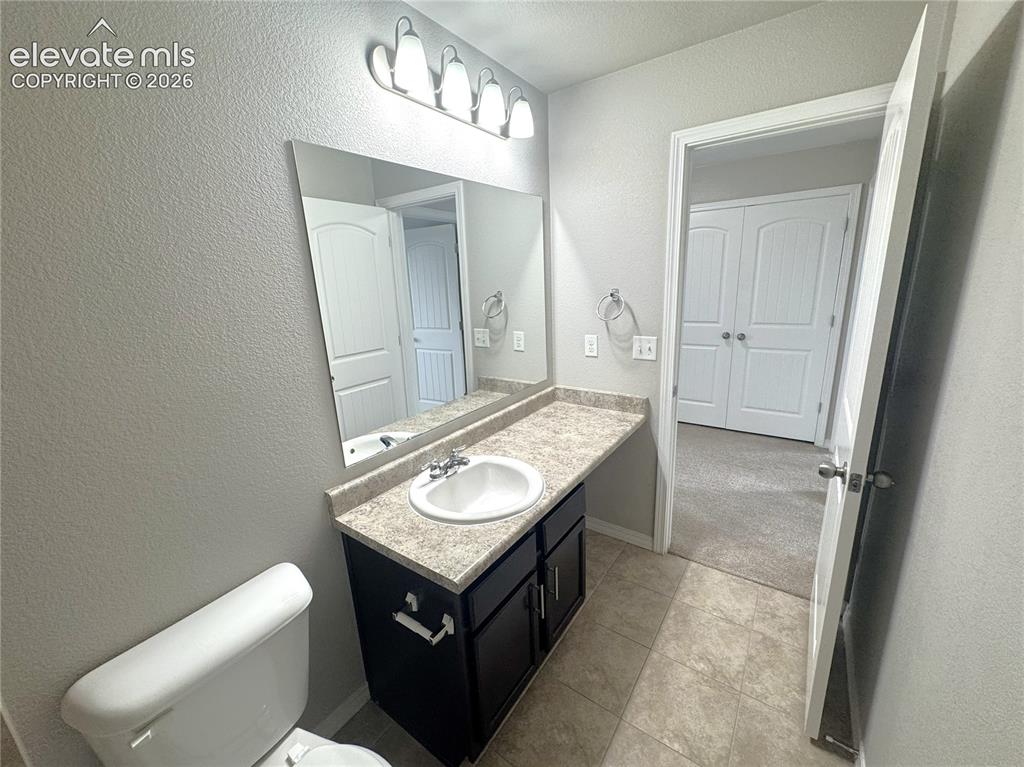 Image 35 of 48: Bathroom
