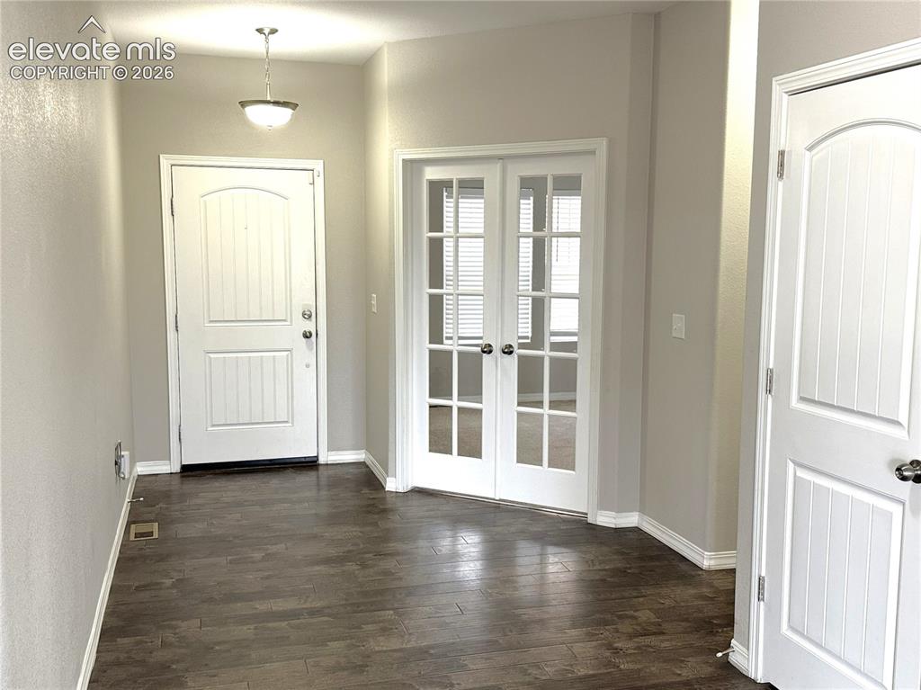 Image 8 of 48: Entry