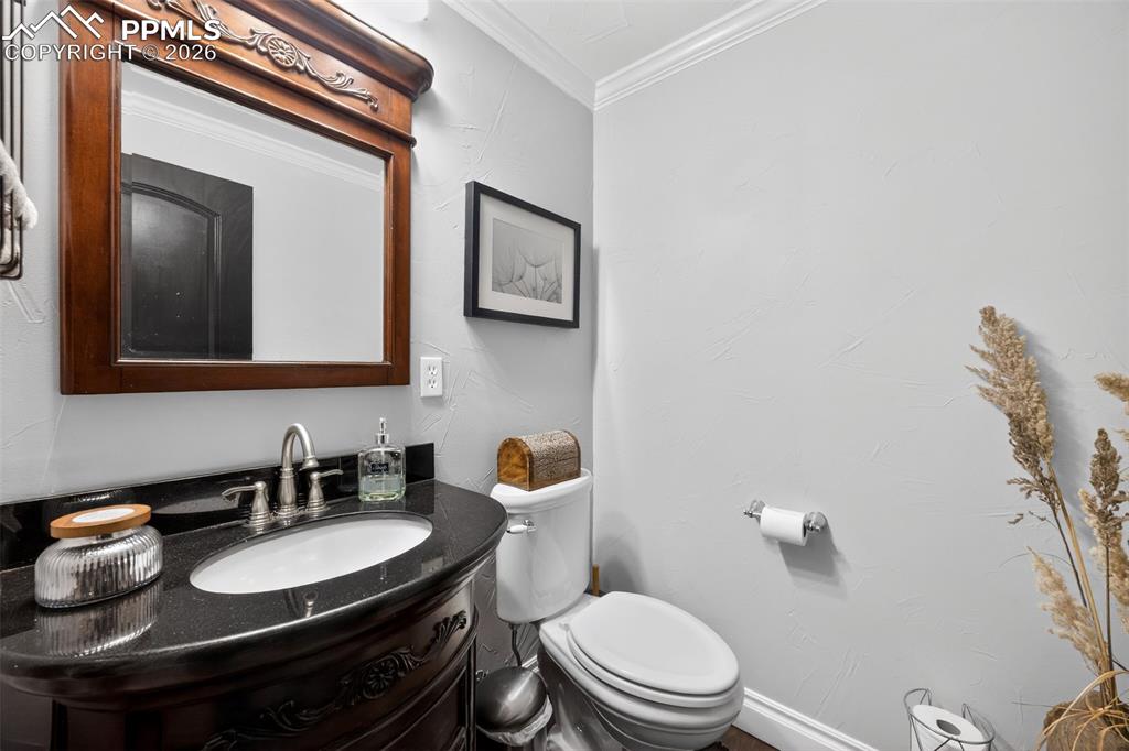 Image 27 of 49: Bathroom