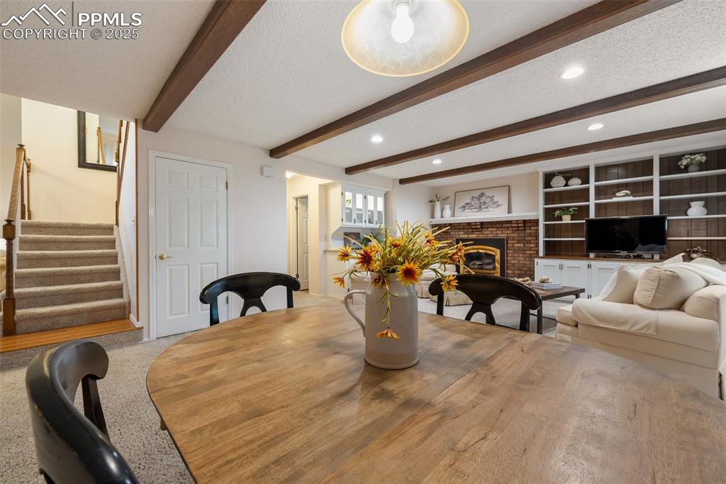 Image 13 of 50: Dining Area