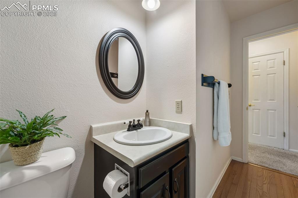 Image 18 of 50: Bathroom