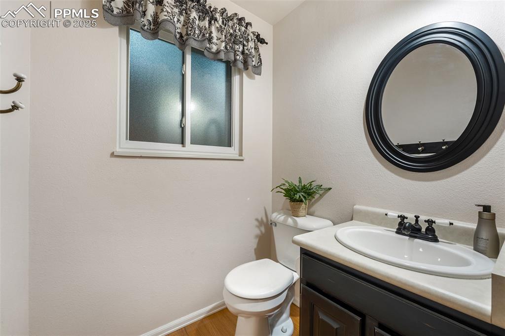 Image 19 of 50: Bathroom