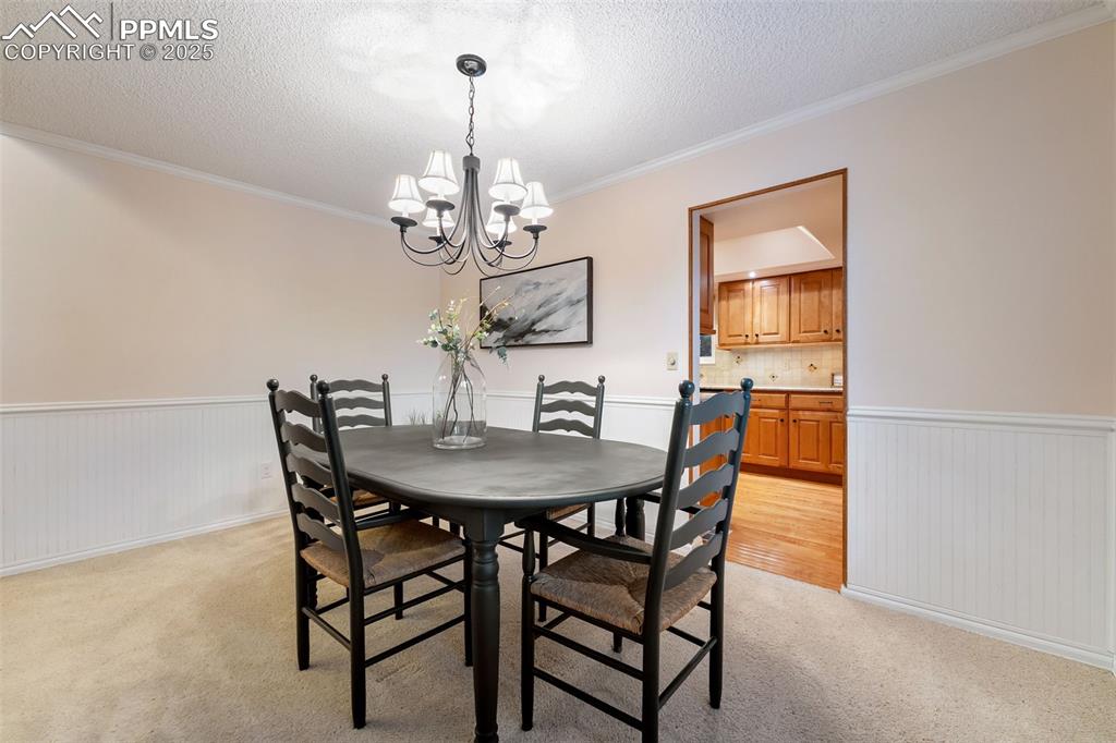 Image 7 of 50: Dining Room