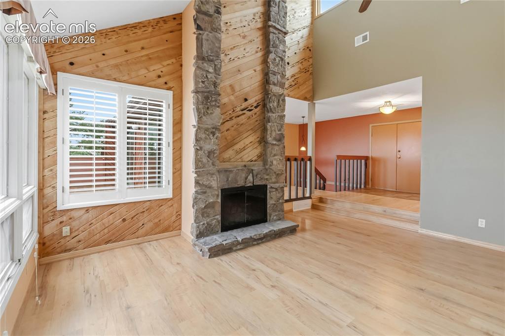Image 10 of 37: Living Room