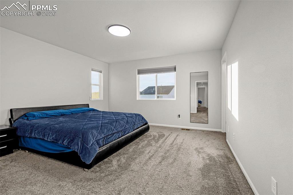 Image 15 of 37: Bedroom