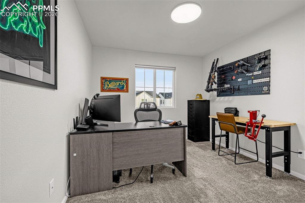 Image 19 of 37: Office