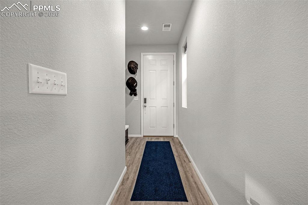 Image 22 of 37: Entry