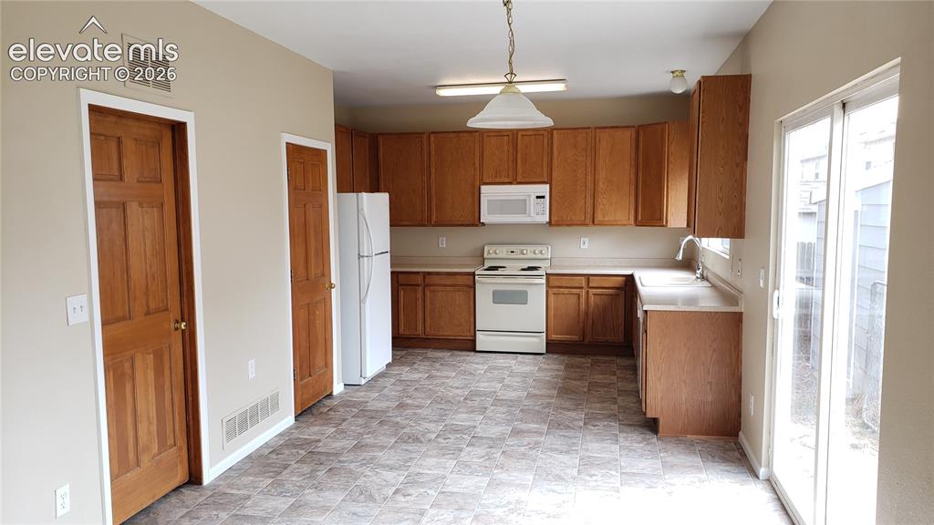 Image 5 of 13: Kitchen