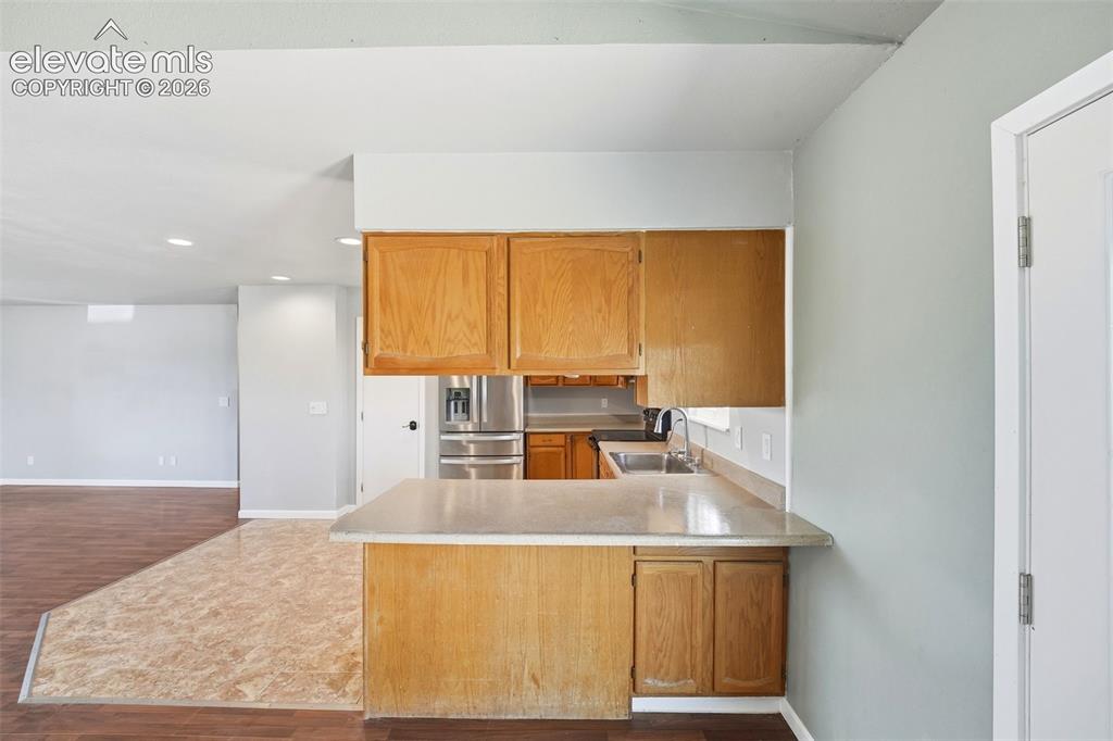 Image 10 of 35: Kitchen