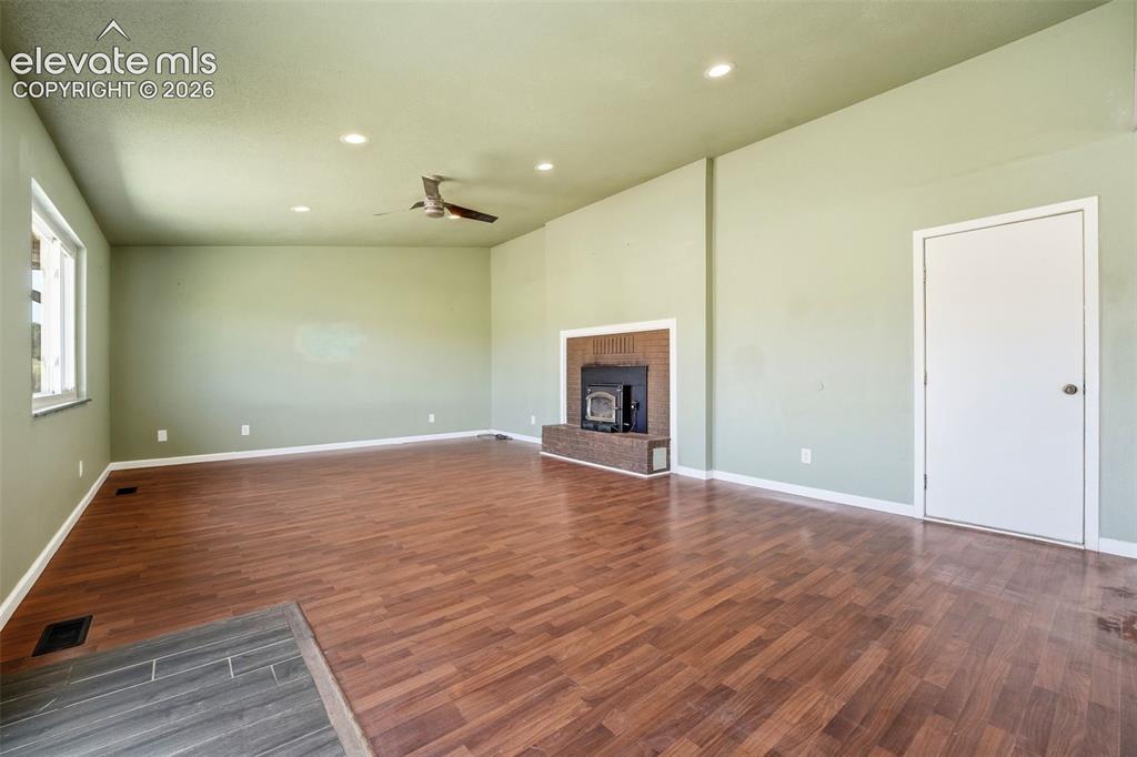 Image 12 of 35: Living Room