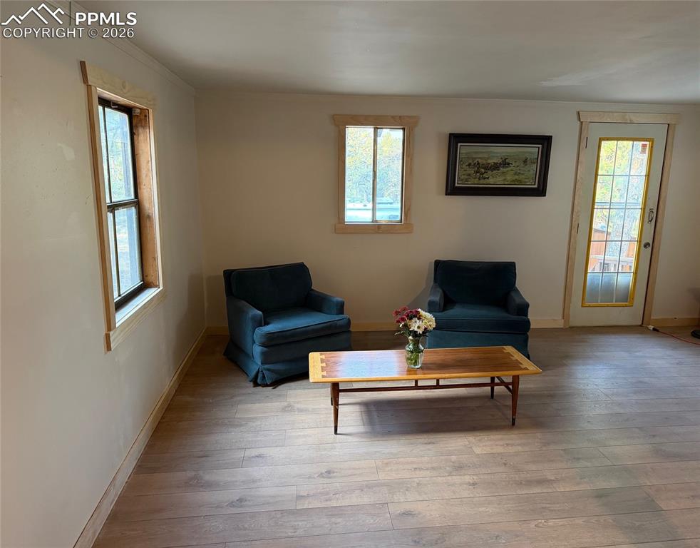 Image 26 of 41: Sitting Room