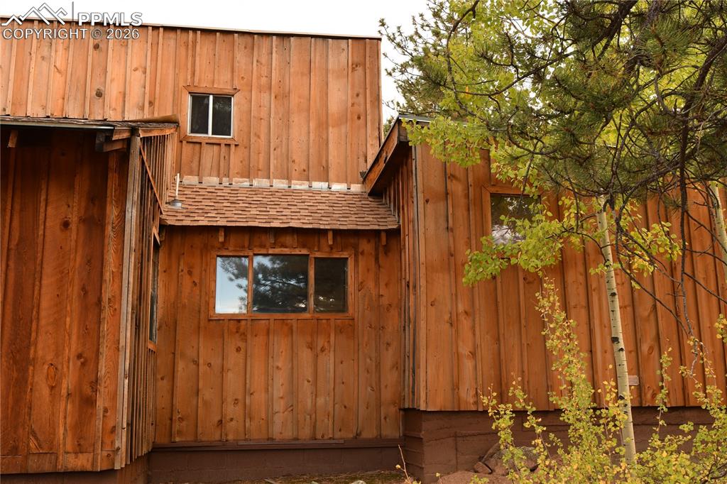 Image 3 of 41: Side of Structure