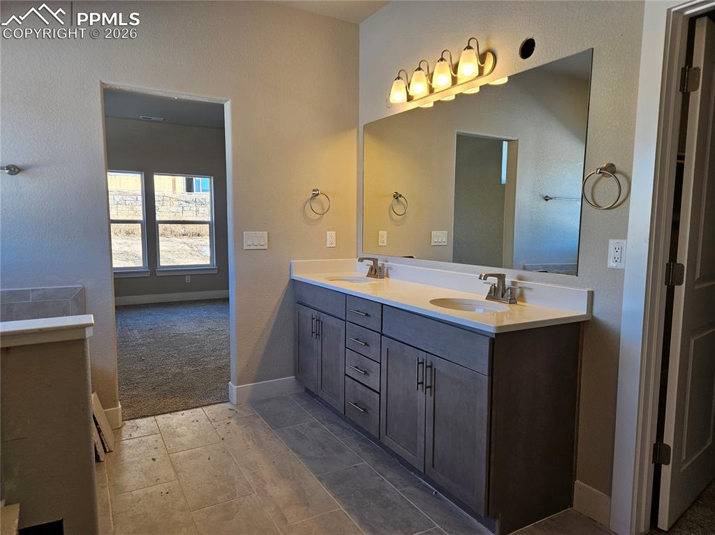 Image 23 of 26: Bathroom