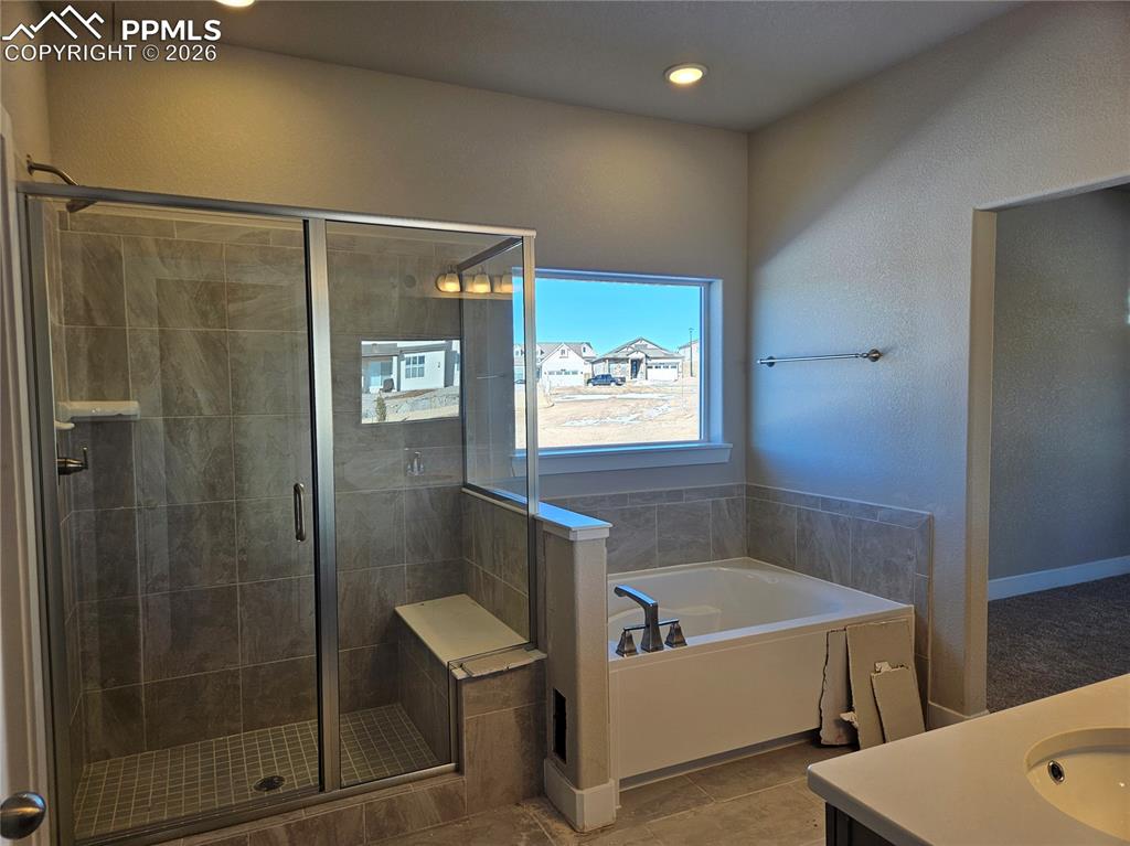 Image 24 of 26: Bathroom