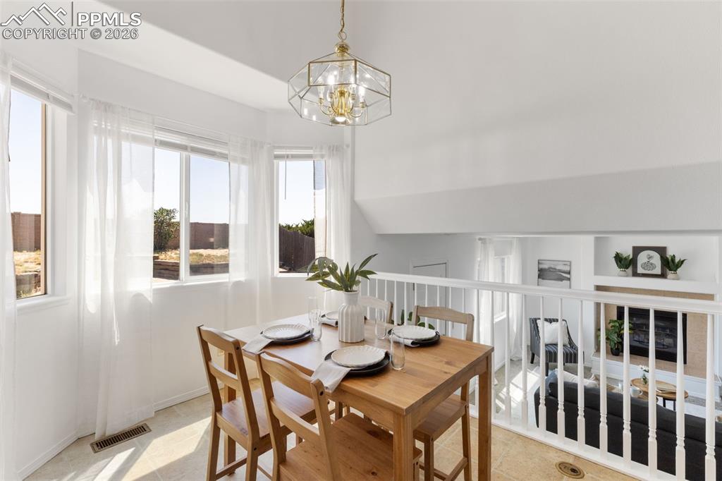 Image 10 of 35: Dining Area