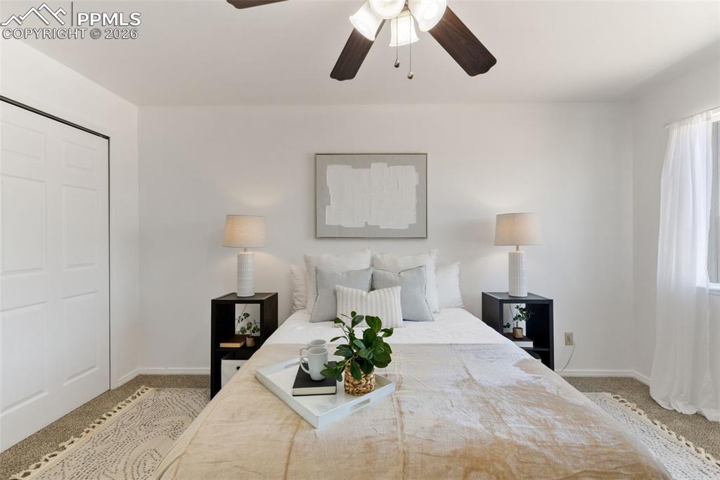 Image 17 of 35: Bedroom