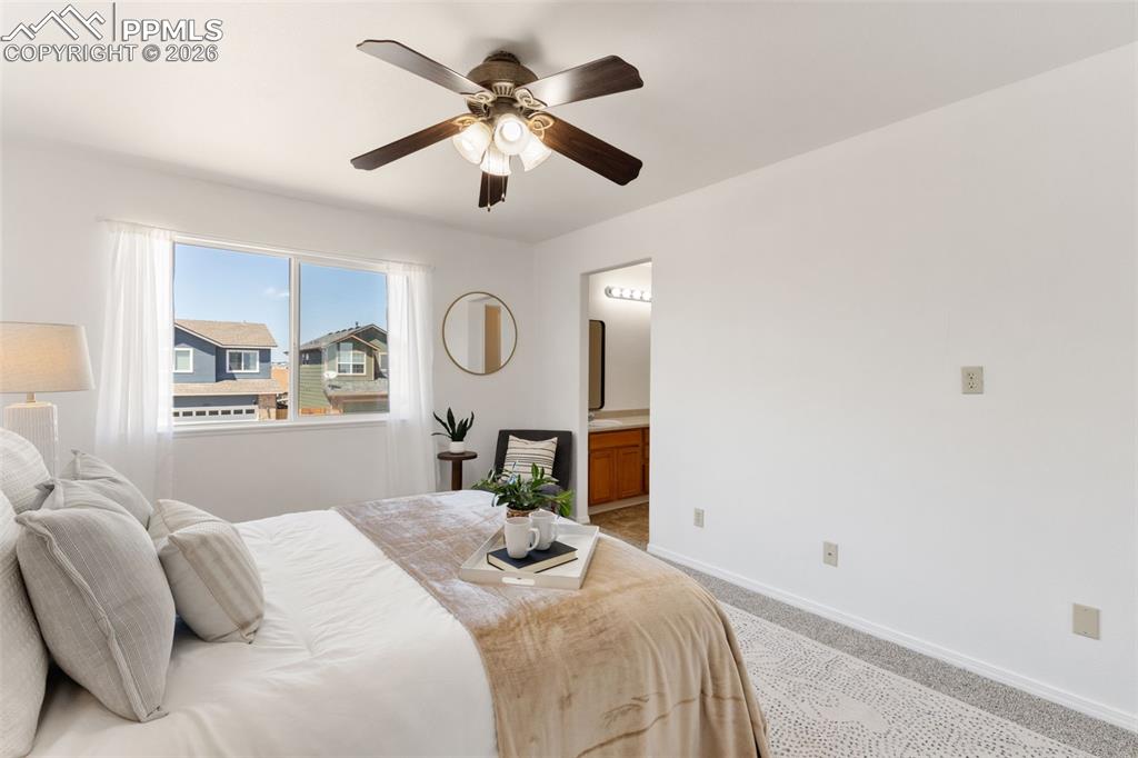 Image 18 of 35: Bedroom