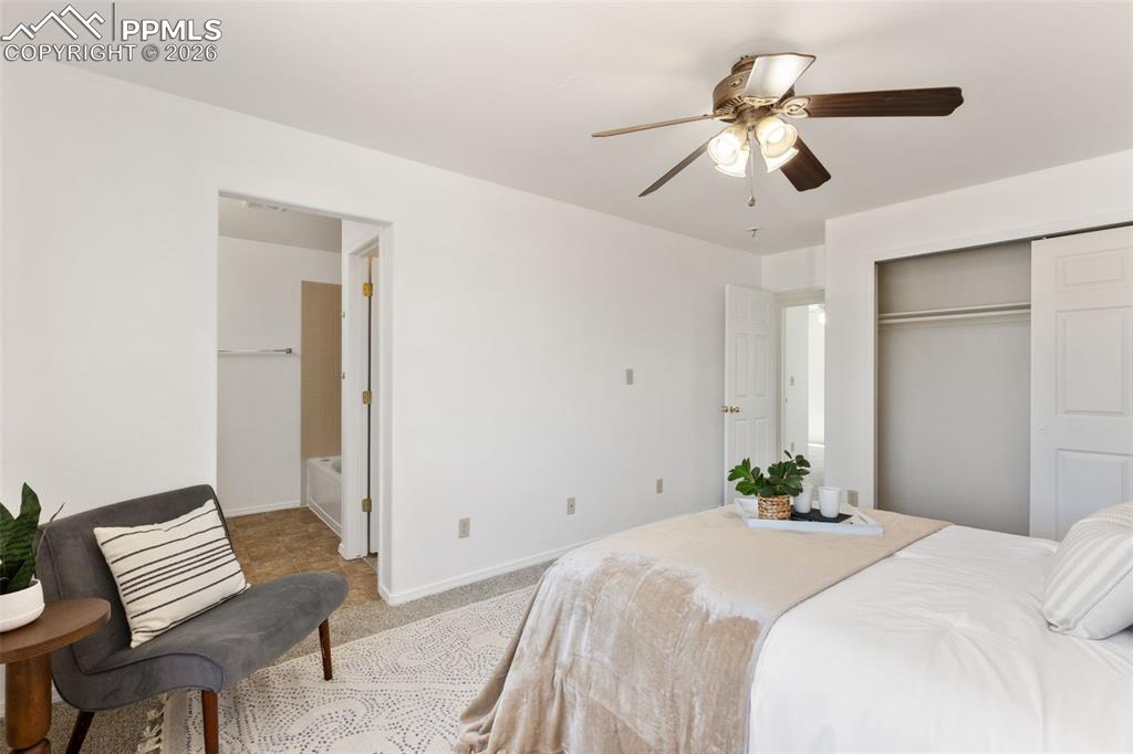 Image 19 of 35: Bedroom