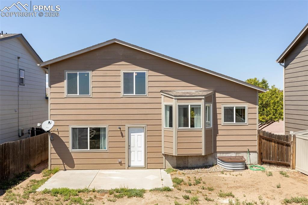 Image 33 of 35: Back of Structure