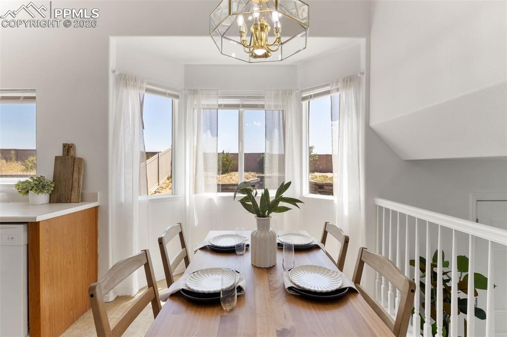 Image 9 of 35: Dining Area