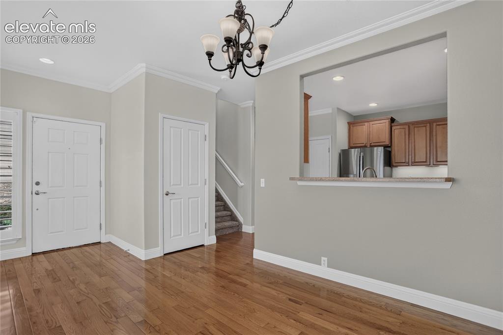 Image 13 of 42: Dining Room