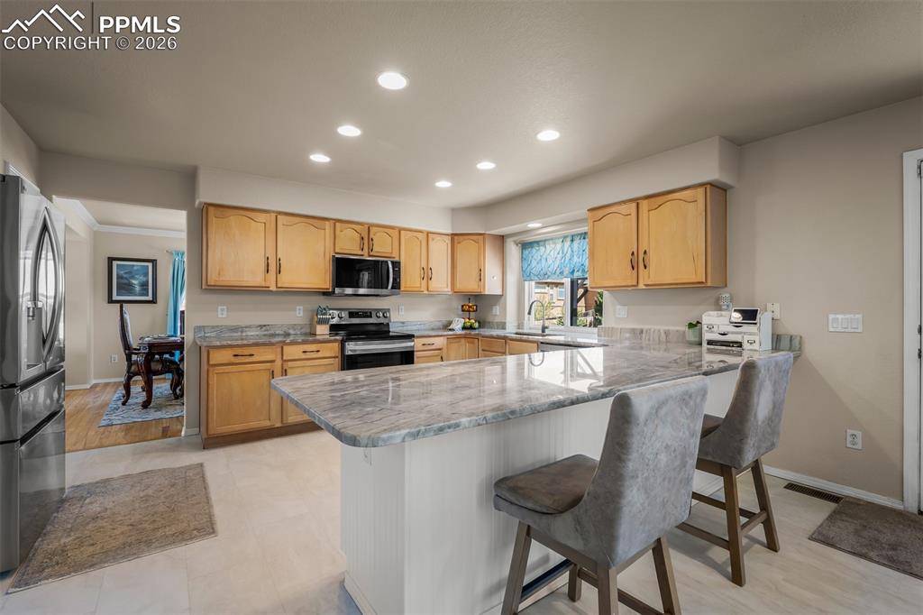 Image 11 of 49: Kitchen