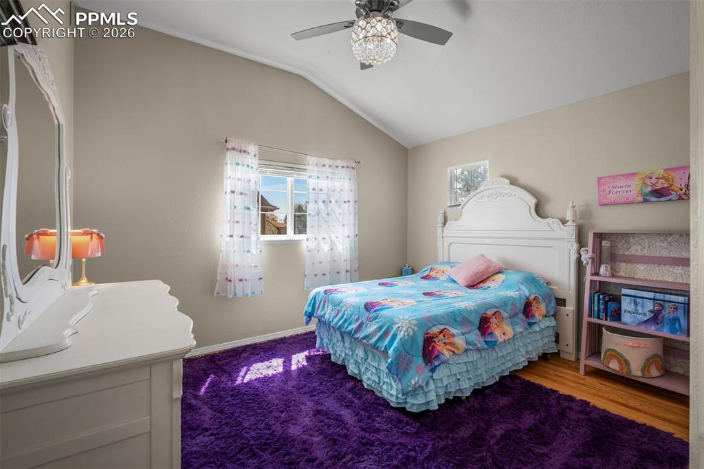 Image 32 of 49: Bedroom