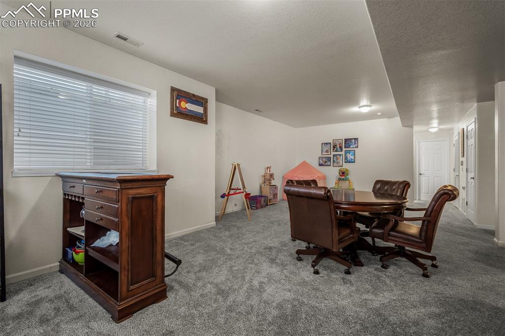 Image 37 of 49: Dining Area