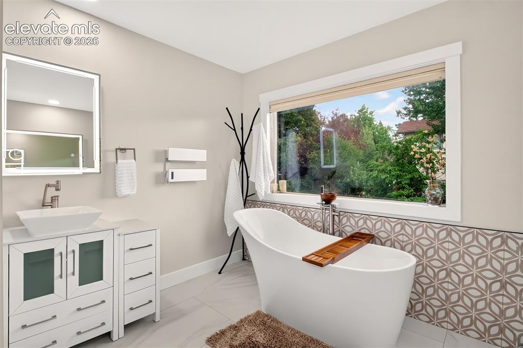 Image 18 of 50: Master Bathroom