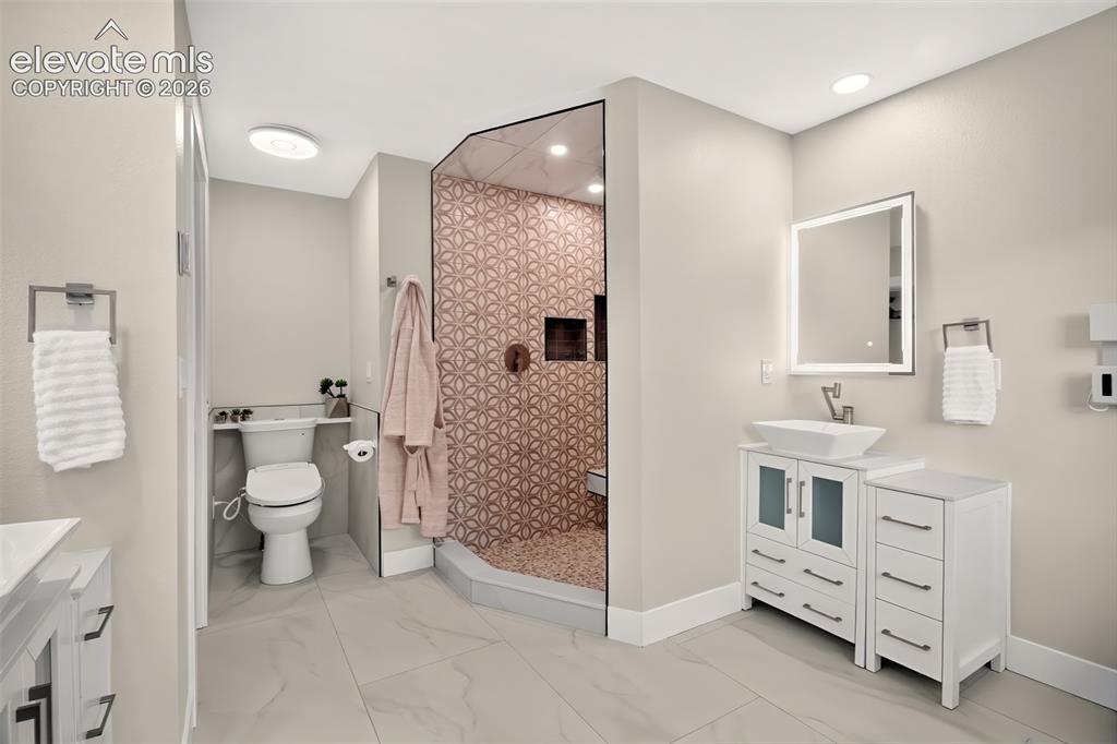 Image 19 of 50: Master Bathroom