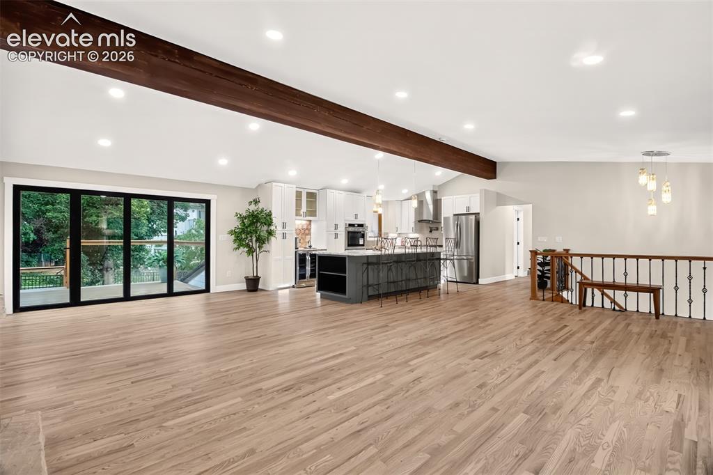 Image 8 of 50: Living Room