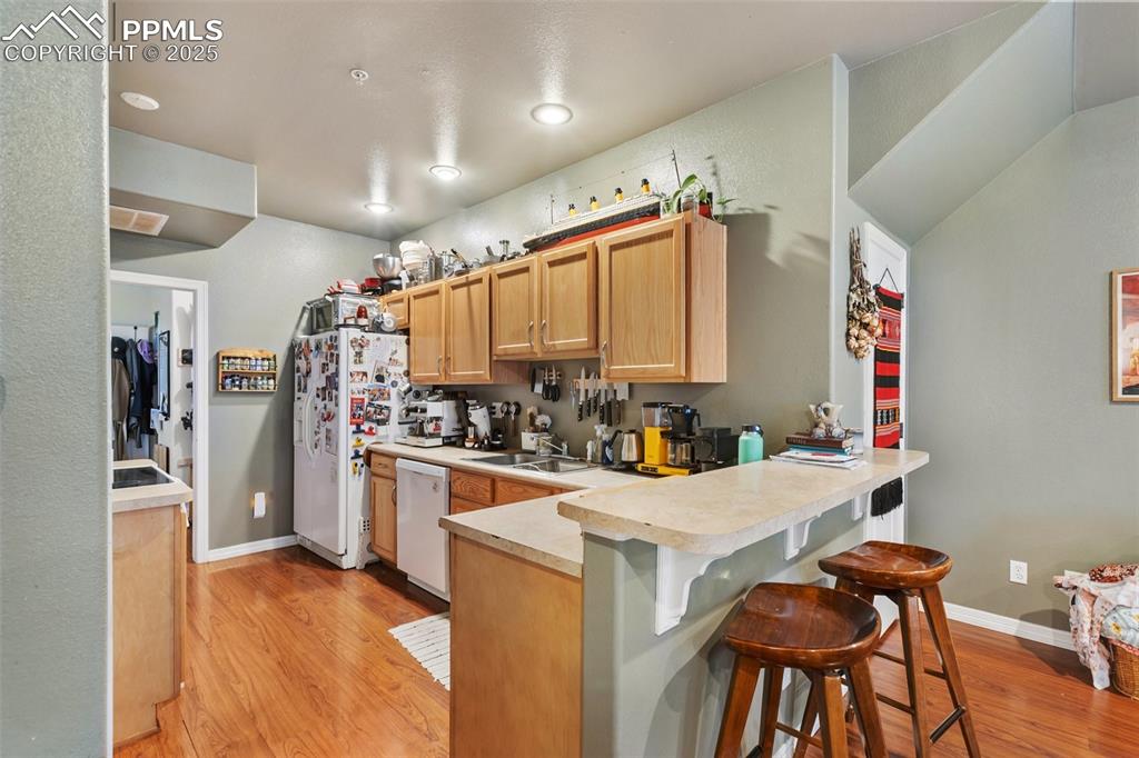Image 40 of 44: Main level apartment kitchen