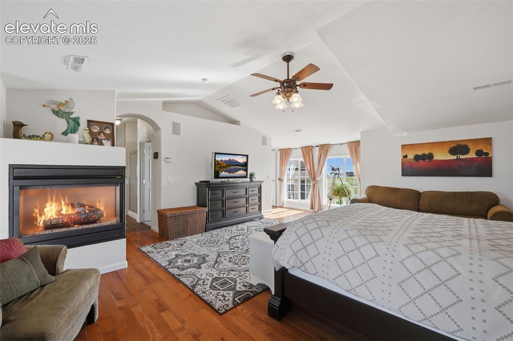 Image 18 of 45: Master Bedroom