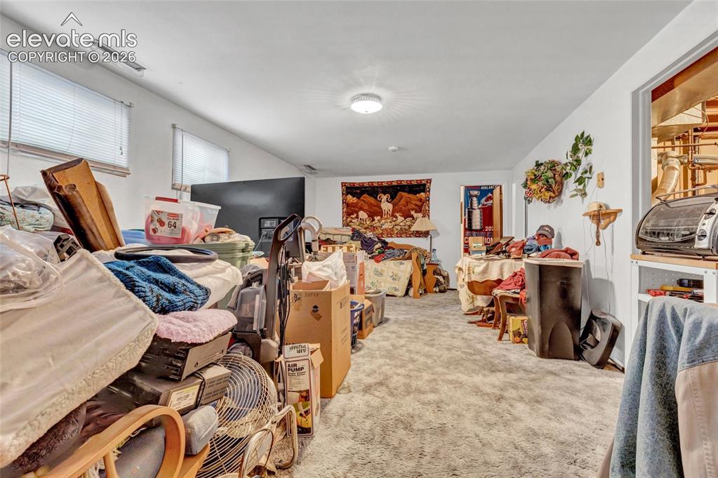 Image 16 of 26: Family room