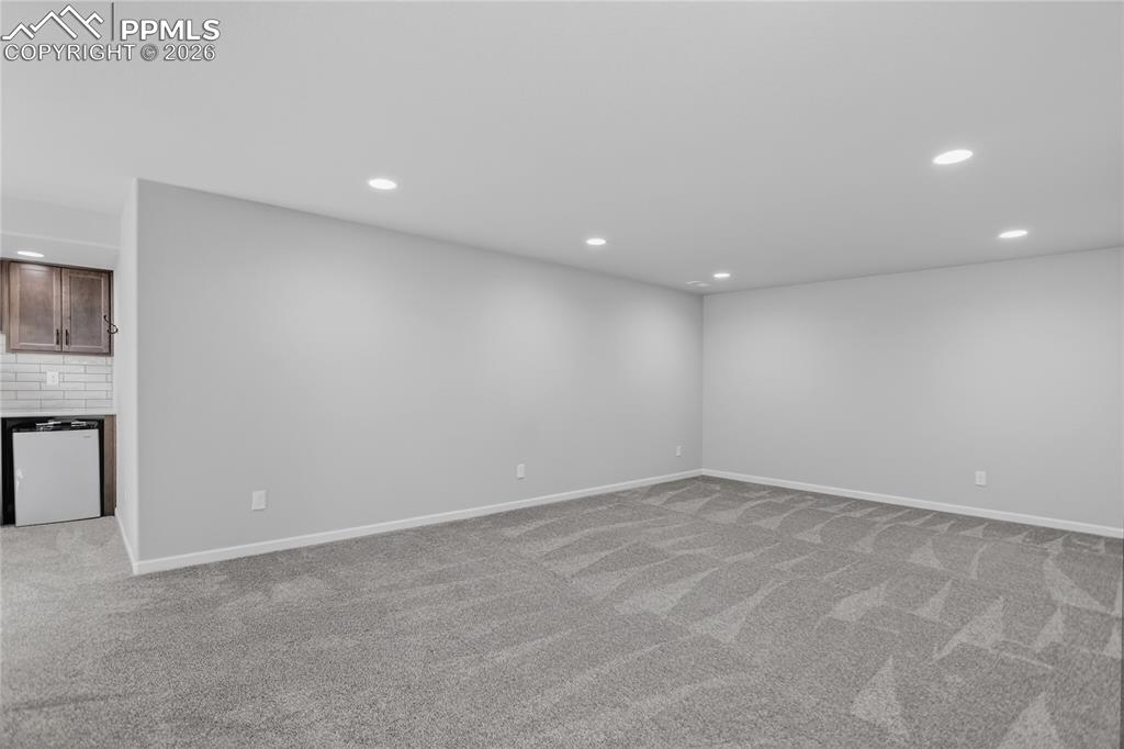 Image 36 of 50: Family room.
