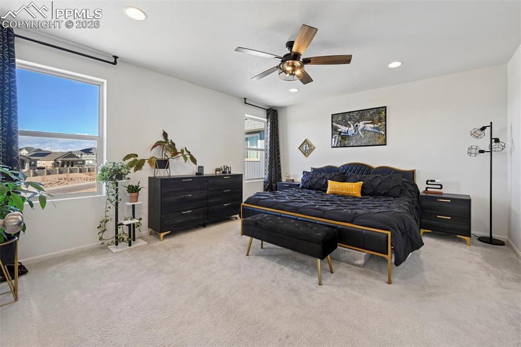 Image 18 of 42: Bedroom