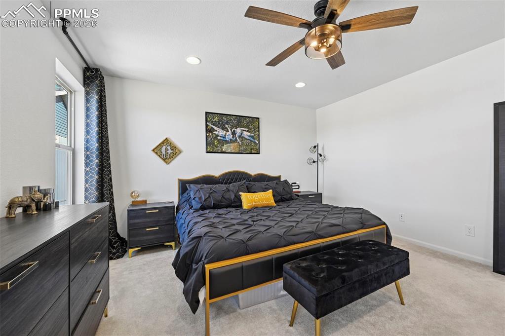 Image 19 of 42: Bedroom