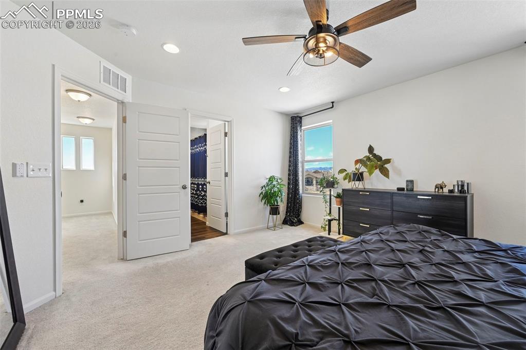 Image 20 of 42: Bedroom