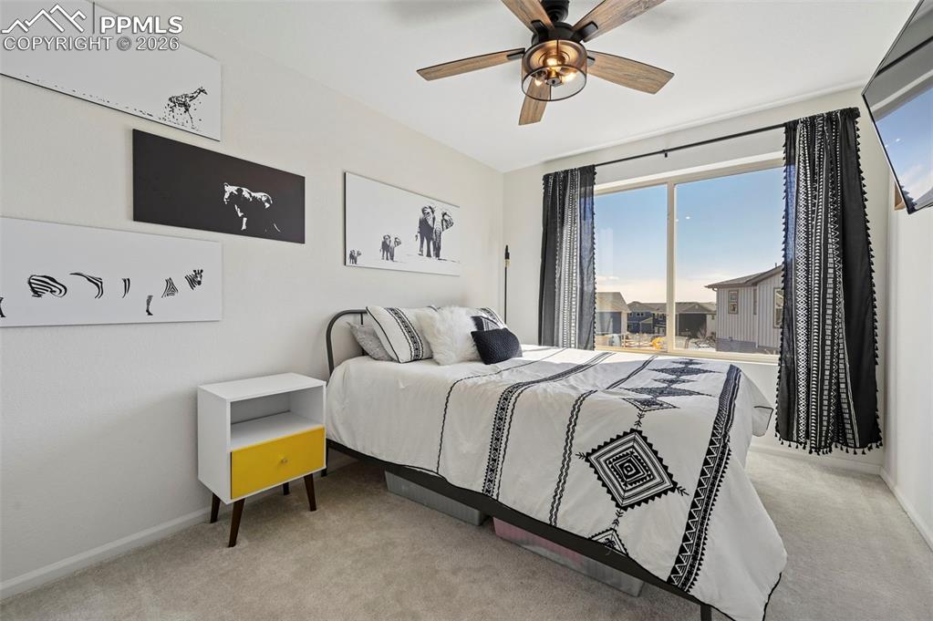 Image 24 of 42: Bedroom