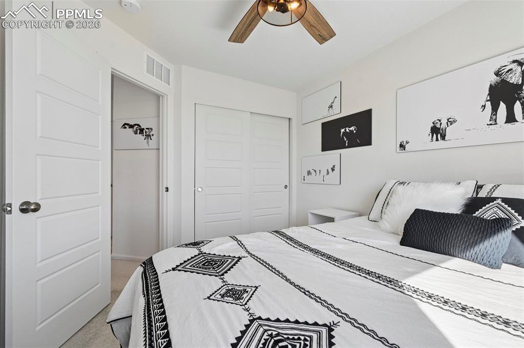 Image 25 of 42: Bedroom