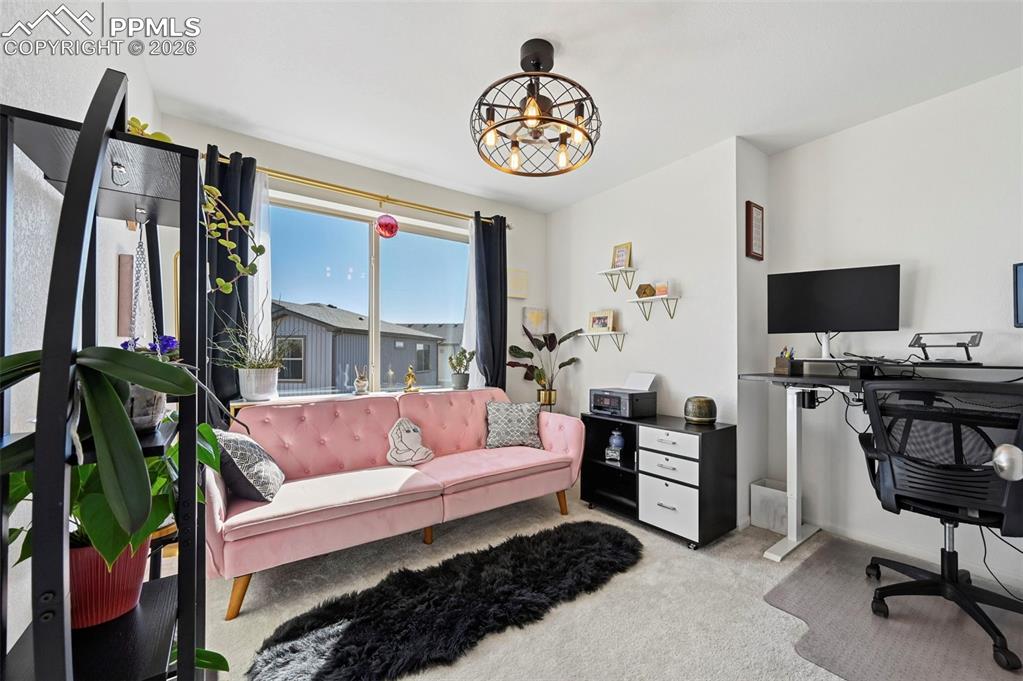 Image 27 of 42: Office