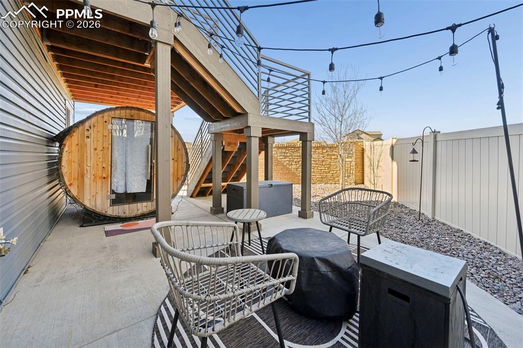 Image 32 of 42: Patio