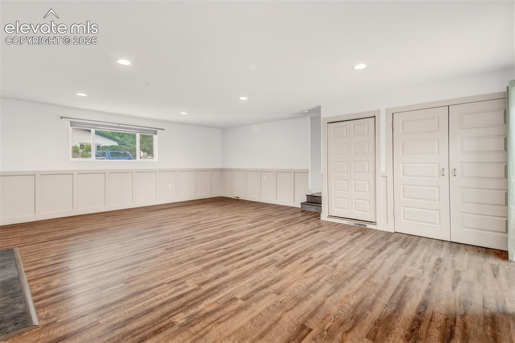 Image 15 of 40: Family Room